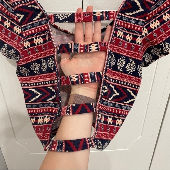 Forever 21 Patterned Open back Crop Top - Picture 3 of 8